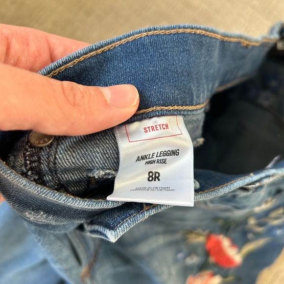 EXPRESS Embroidered Floral Skinny Ripped Jeans - Picture 6 of 7